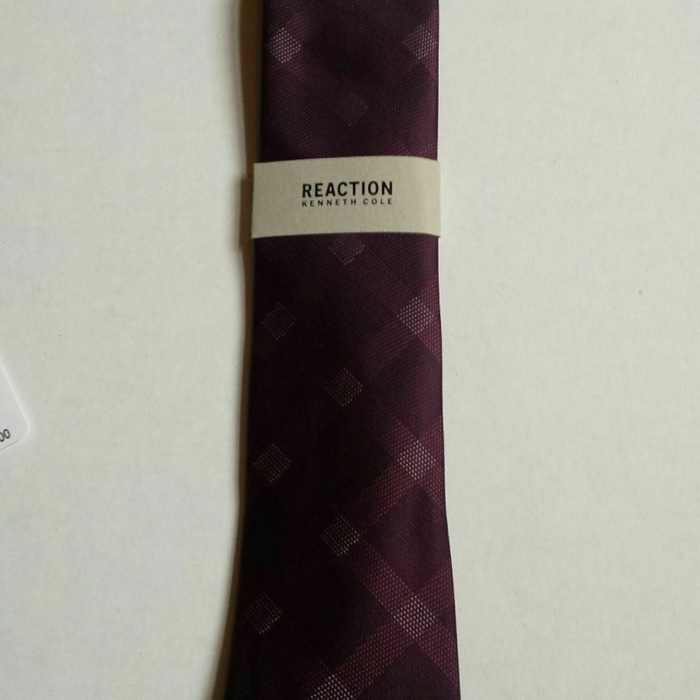 Kenneth Cole Reaction Perfect Plaid Burgundy